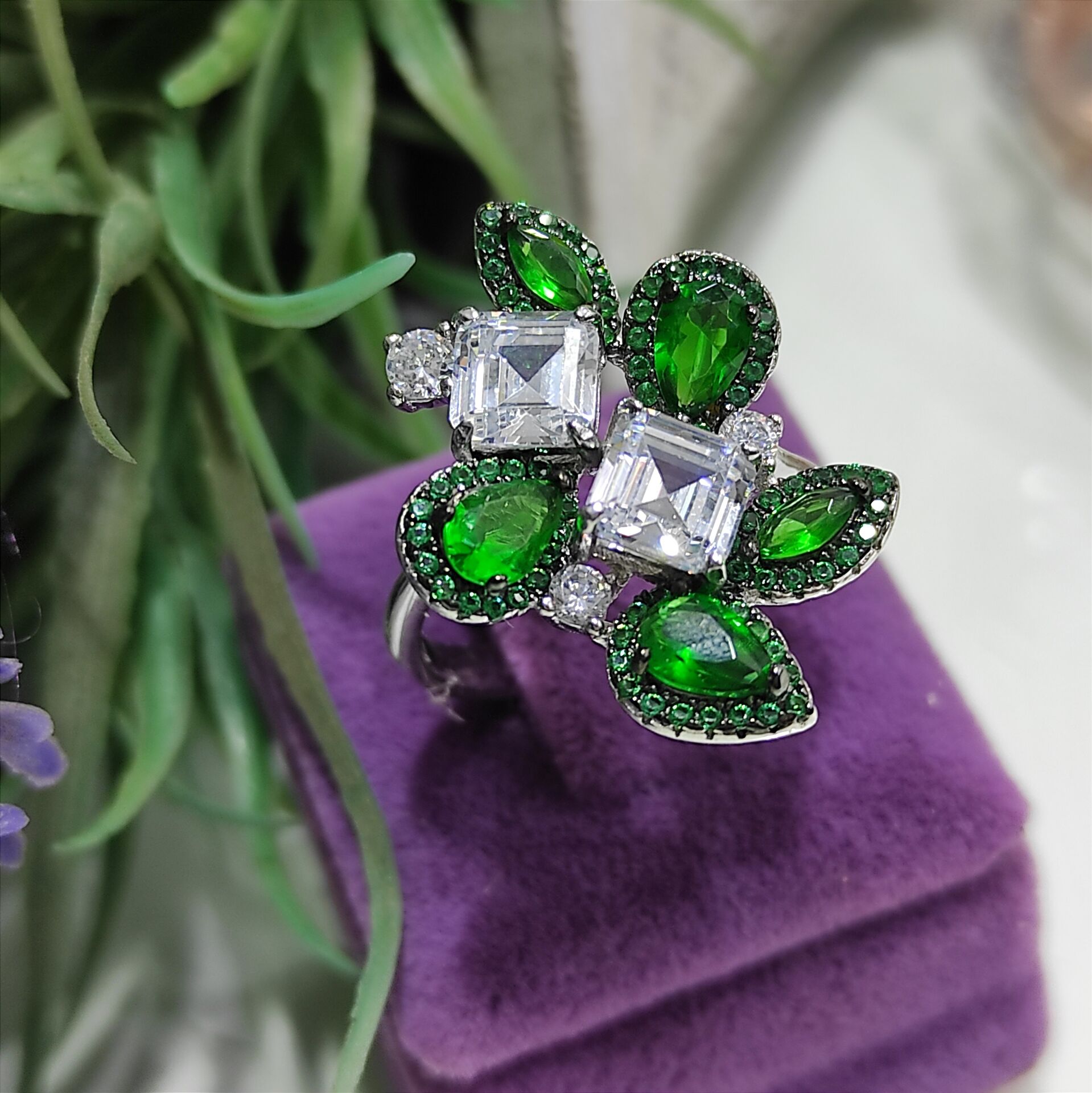 Yeşil Zirkonyum Taşlı Tasarım Gümüş Yüzük