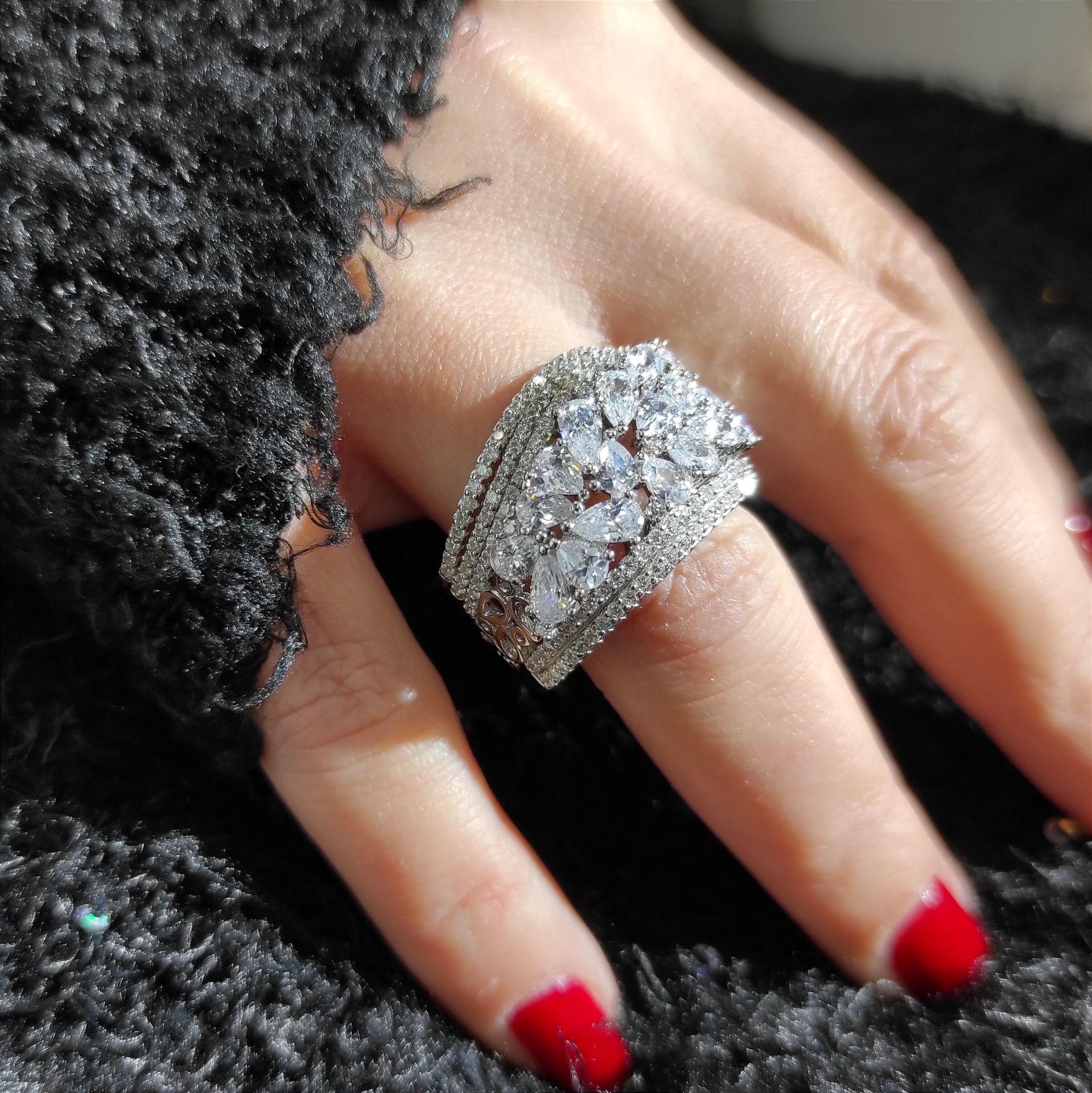 Swarovski taşlı Altın Kaplamalı İthal Gümüş Yüzük