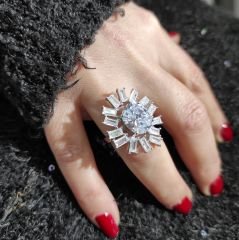 Swarovski Bagety Taşlı Altın Kaplamalı Gümüş Yüzük