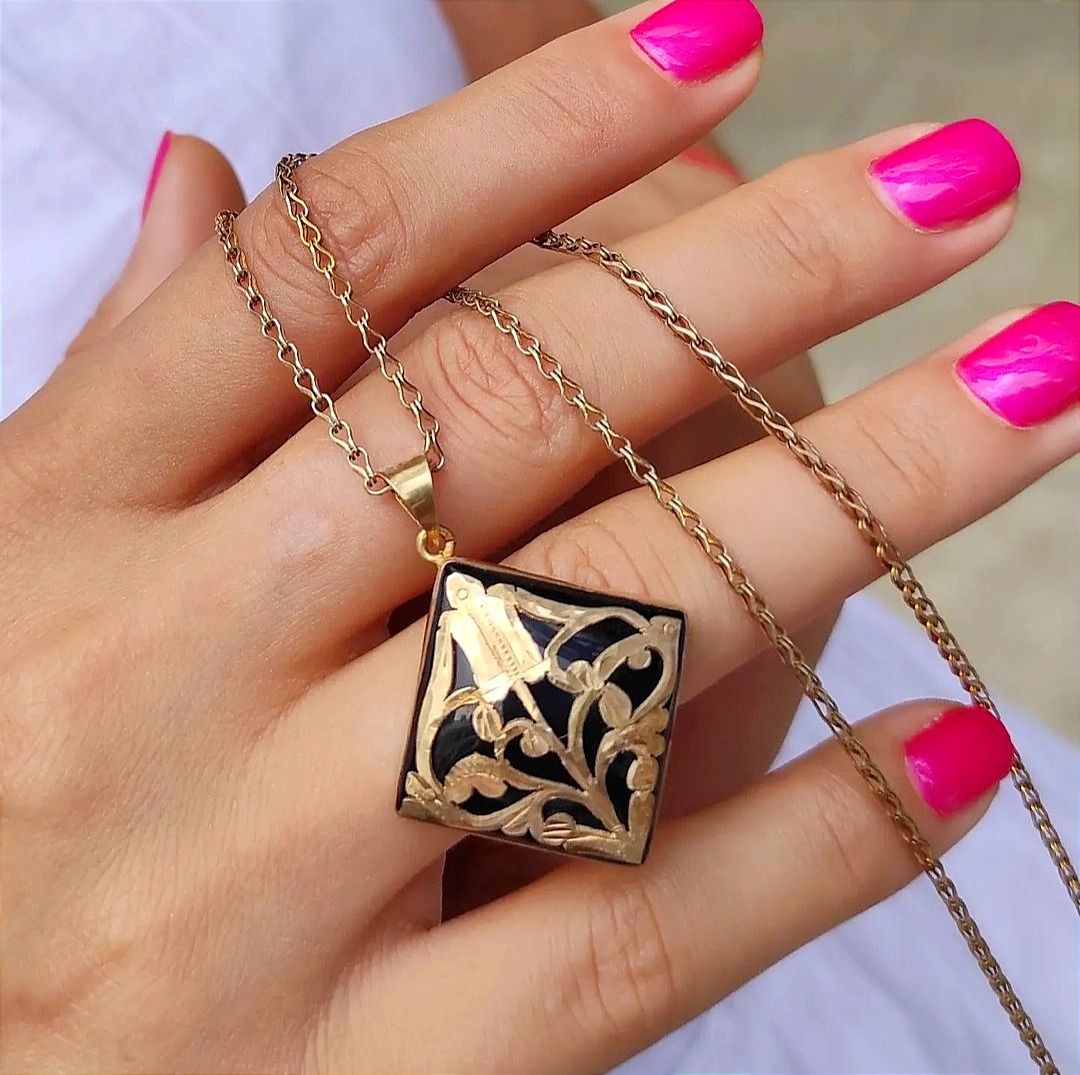 Oltu Taşlı Altın Kaplamalı Gümüş Tasarım Kolye