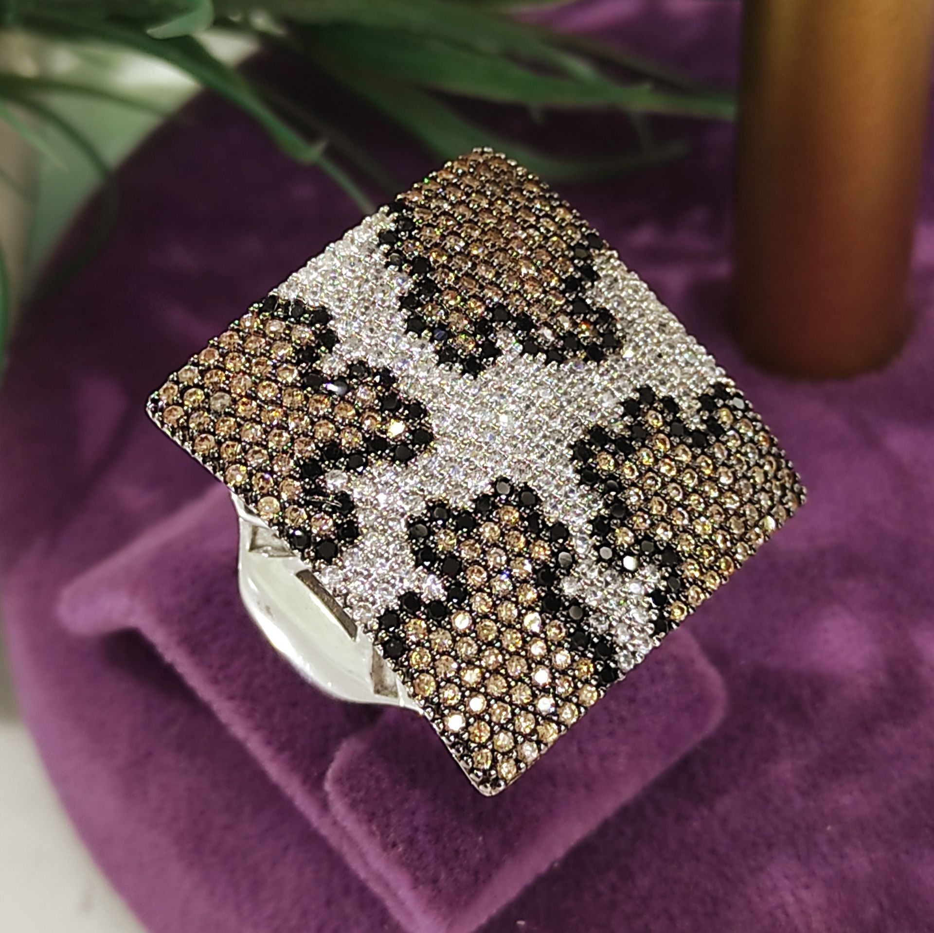 Leopar Desenli Altın Kaplamalı İthal Gümüş Yüzük