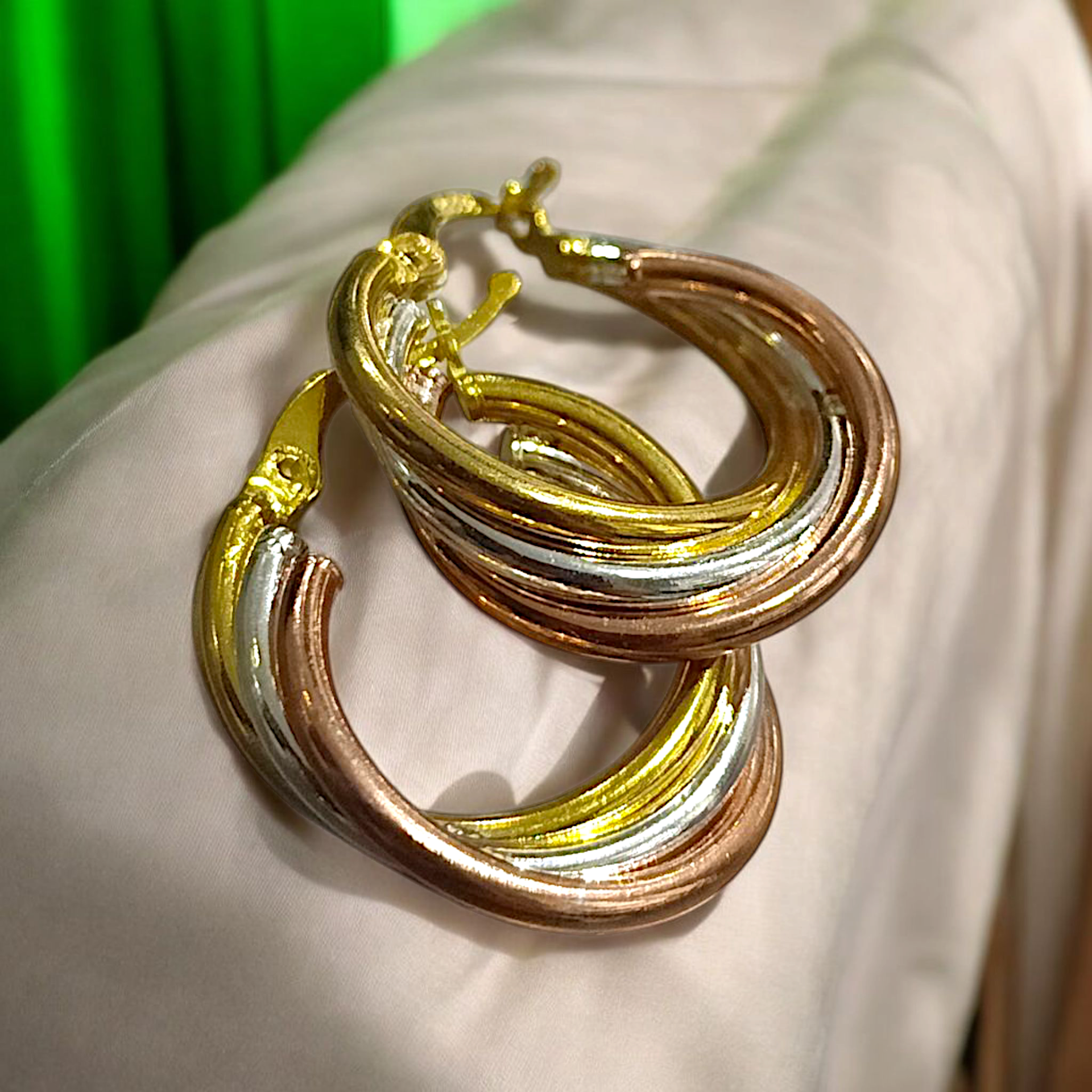 Yuvarlak kesim 3 Renkli Gümüş Halka Küpe