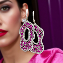 Swarovski Taşlı Altın Kaplamalı Tasarım Gümüş Küpe