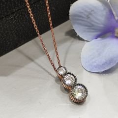 Tria Model Elmas Monturlu Gümüş Kolye