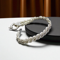 Dümen kilitli Çift Burgu Model Gümüş Bileklik