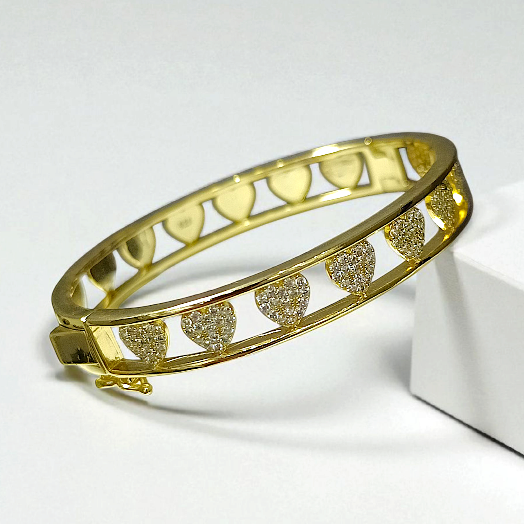 Swarovski Taşlı Altın Kaplamalı Gümüş Kelepçe Bilezik