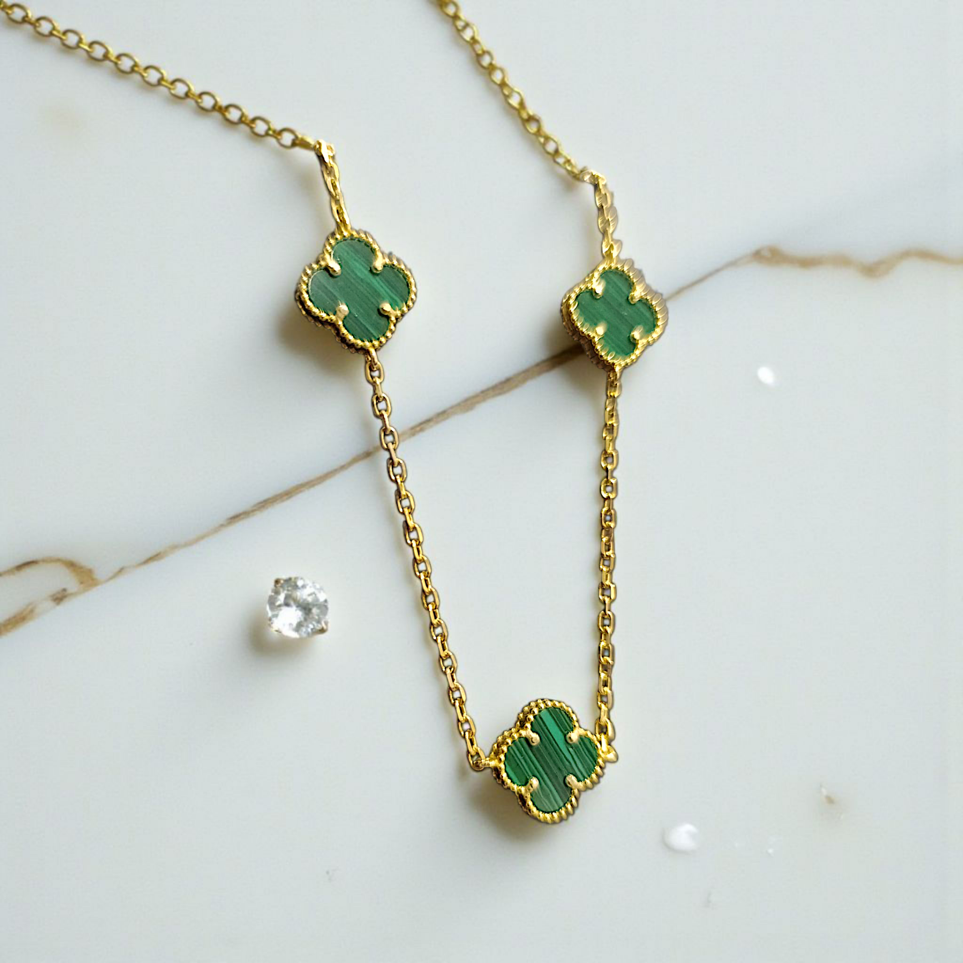 Malakit Taşlı Altın kaplamalı Vancilfe Gümüş Kolye