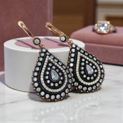 Elmas İşçiliği, Altın Kaplamalı Gümüş Damla Küpe