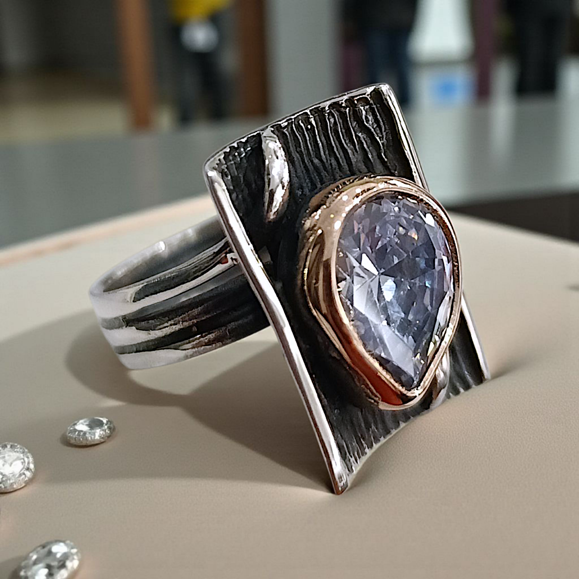 Swarovski Taşlı Elişi Tasarım Yüzük