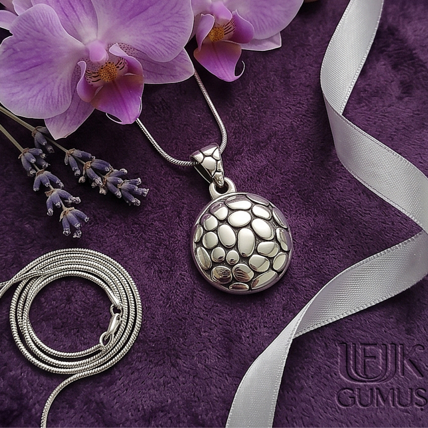 925 Ayar Tasarım İthal Dövmeli Gümüş Kolye