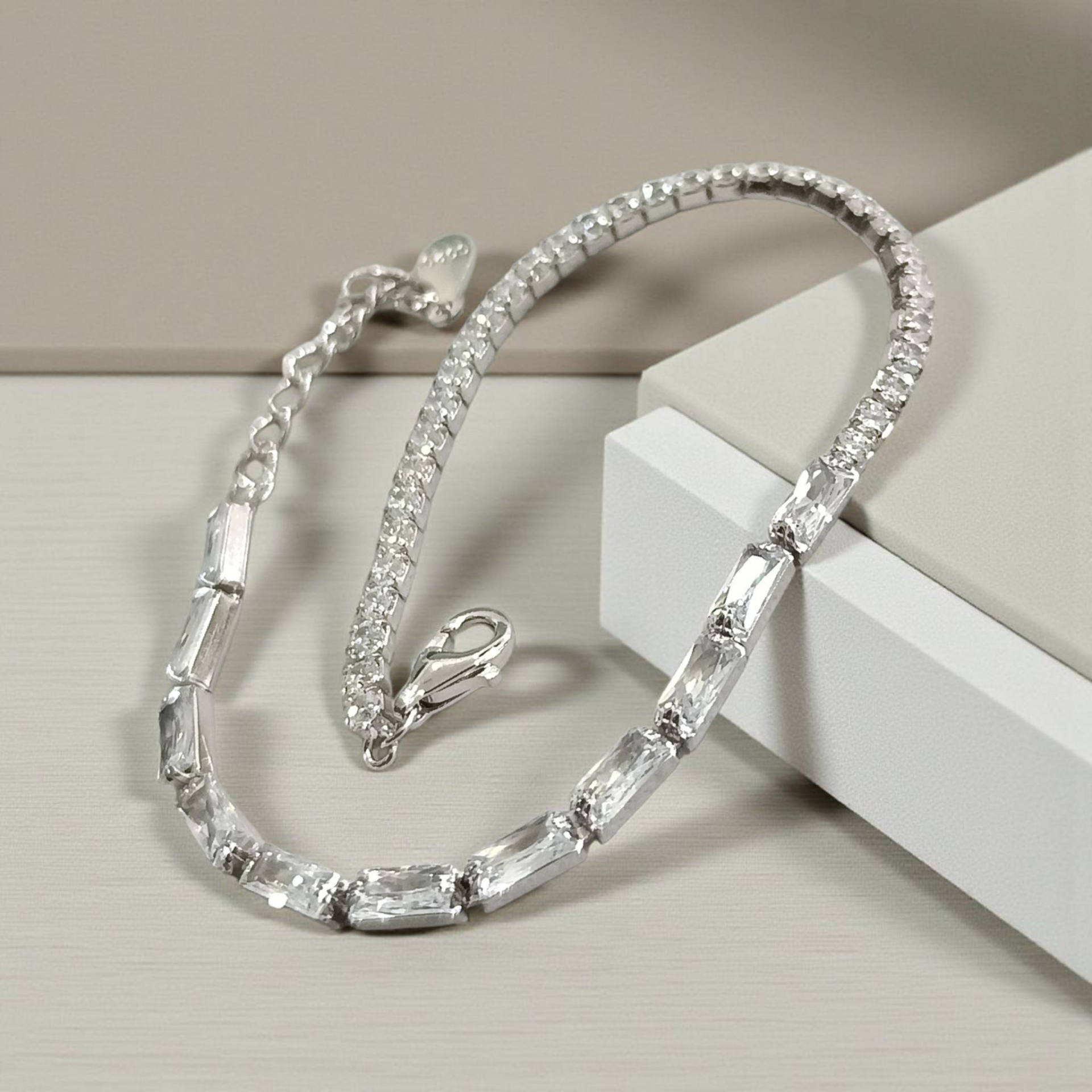 Swarovski Taşlı Altın Kaplamalı Tasarım Suyolu Gümüş Bileklik