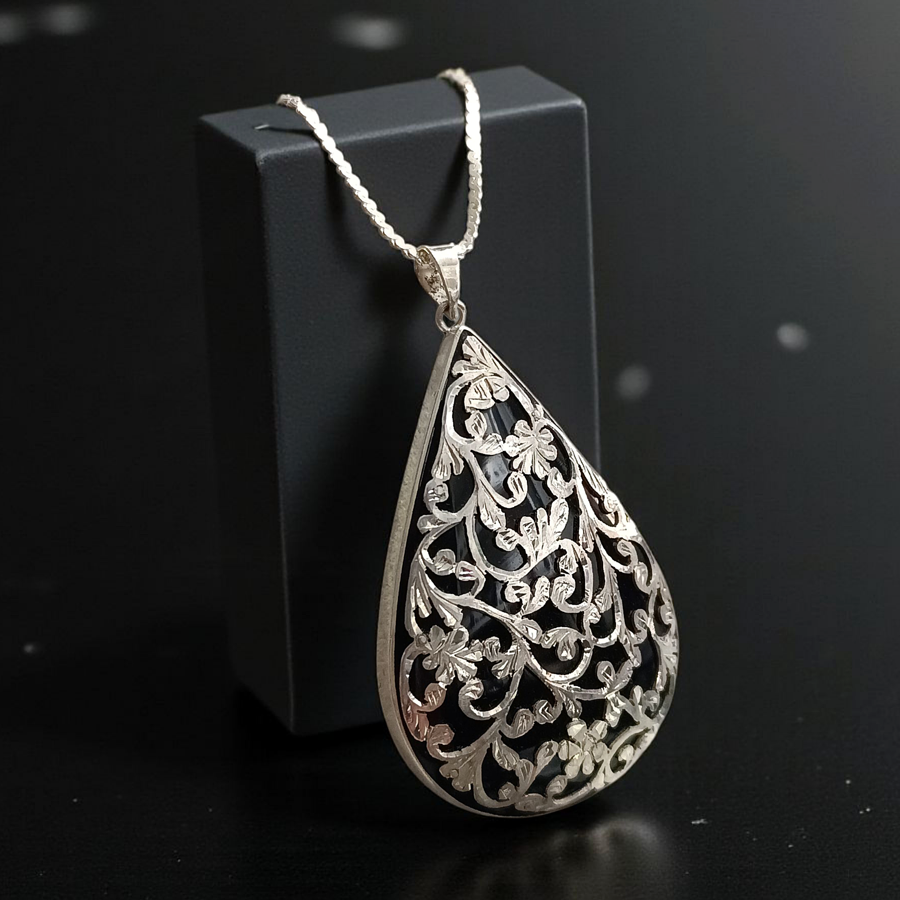 Oltu Taşlı Tek Tasarım Elişi Gümüş Damla Kolye