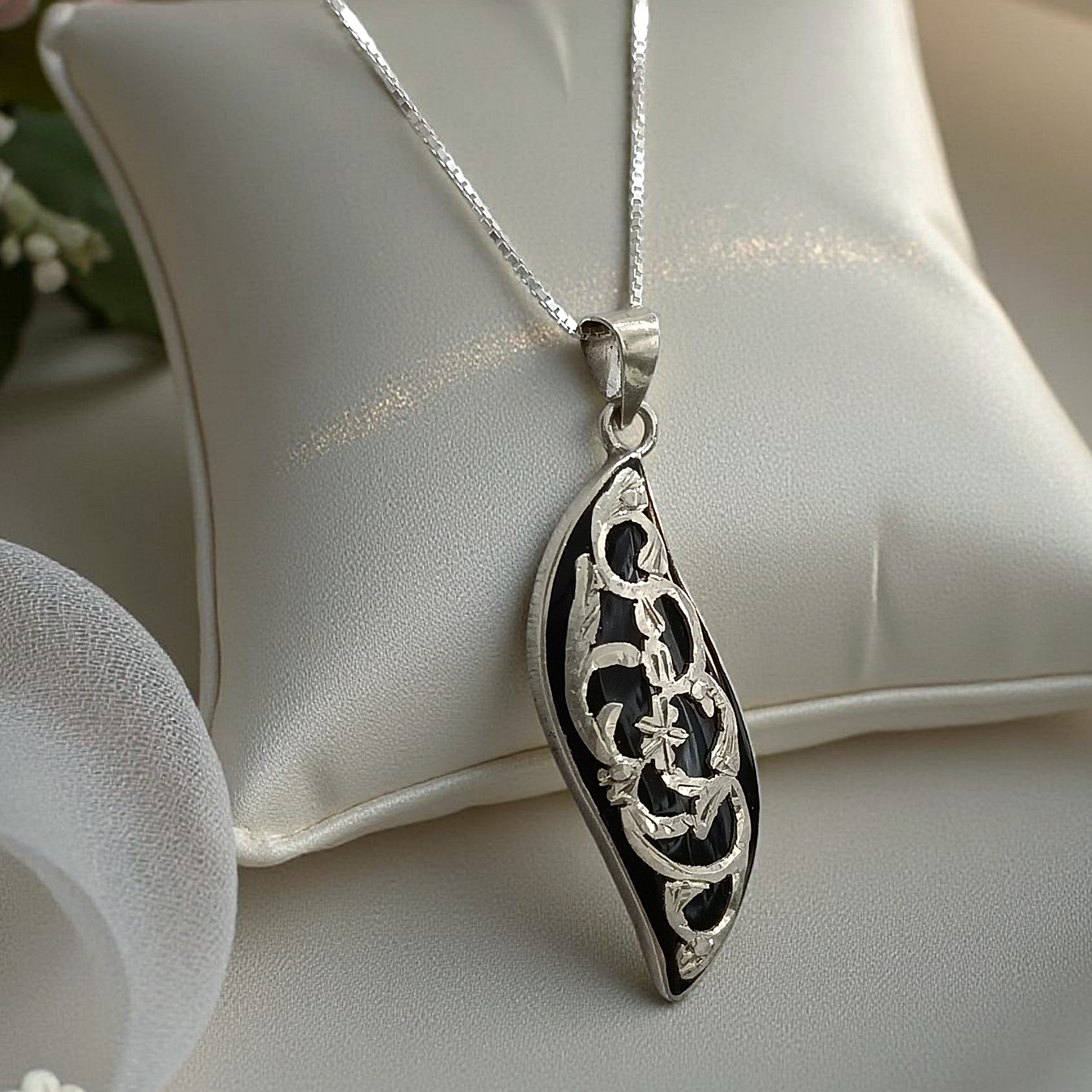 Oltu Taşlı Elişi Tasarım Gümüş Kolye