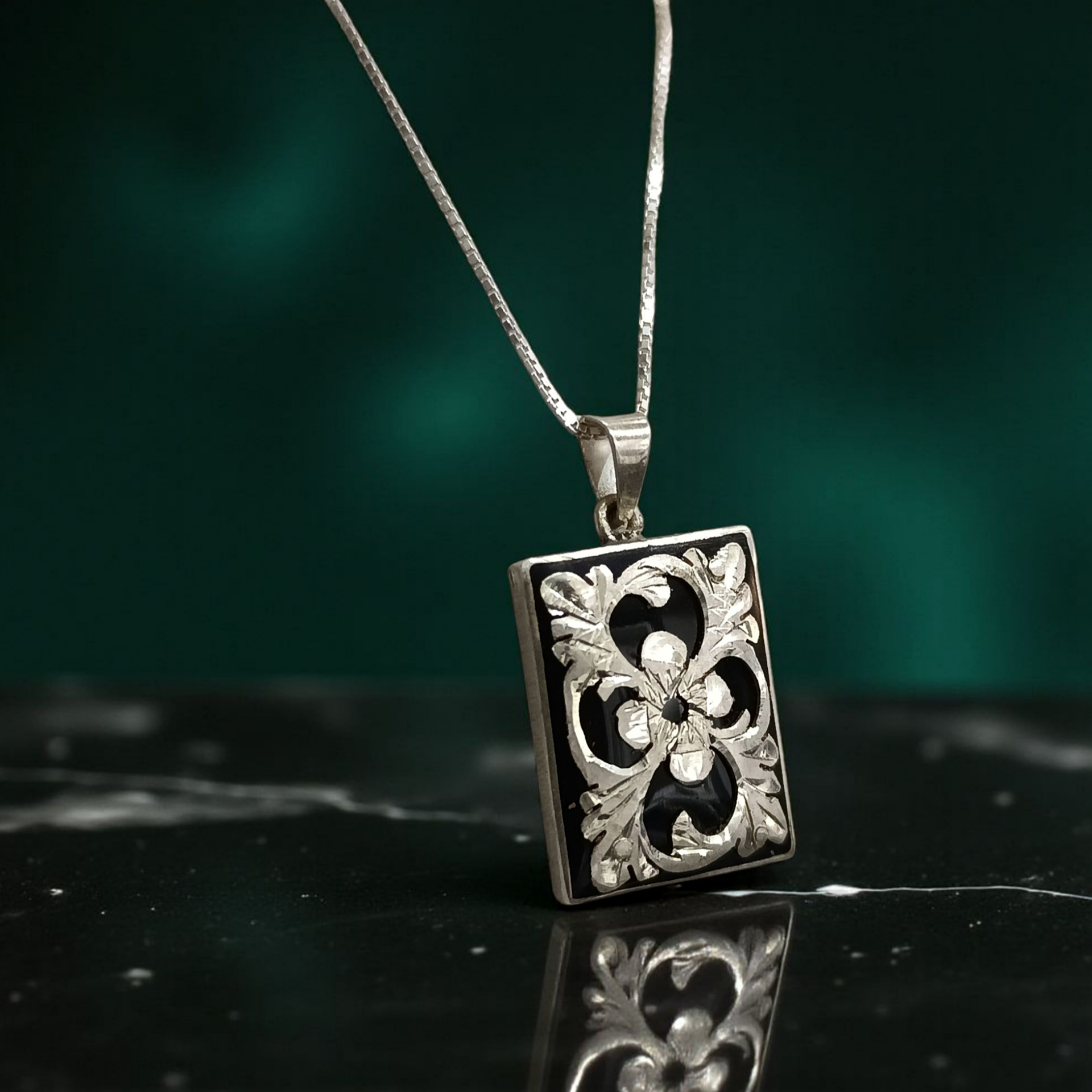 Oltu Taşlı Elişi Tasarım Gümüş Kare Kolye