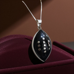 Oltu Taşlı Tek Tasarım Mekik Gümüş Kolye