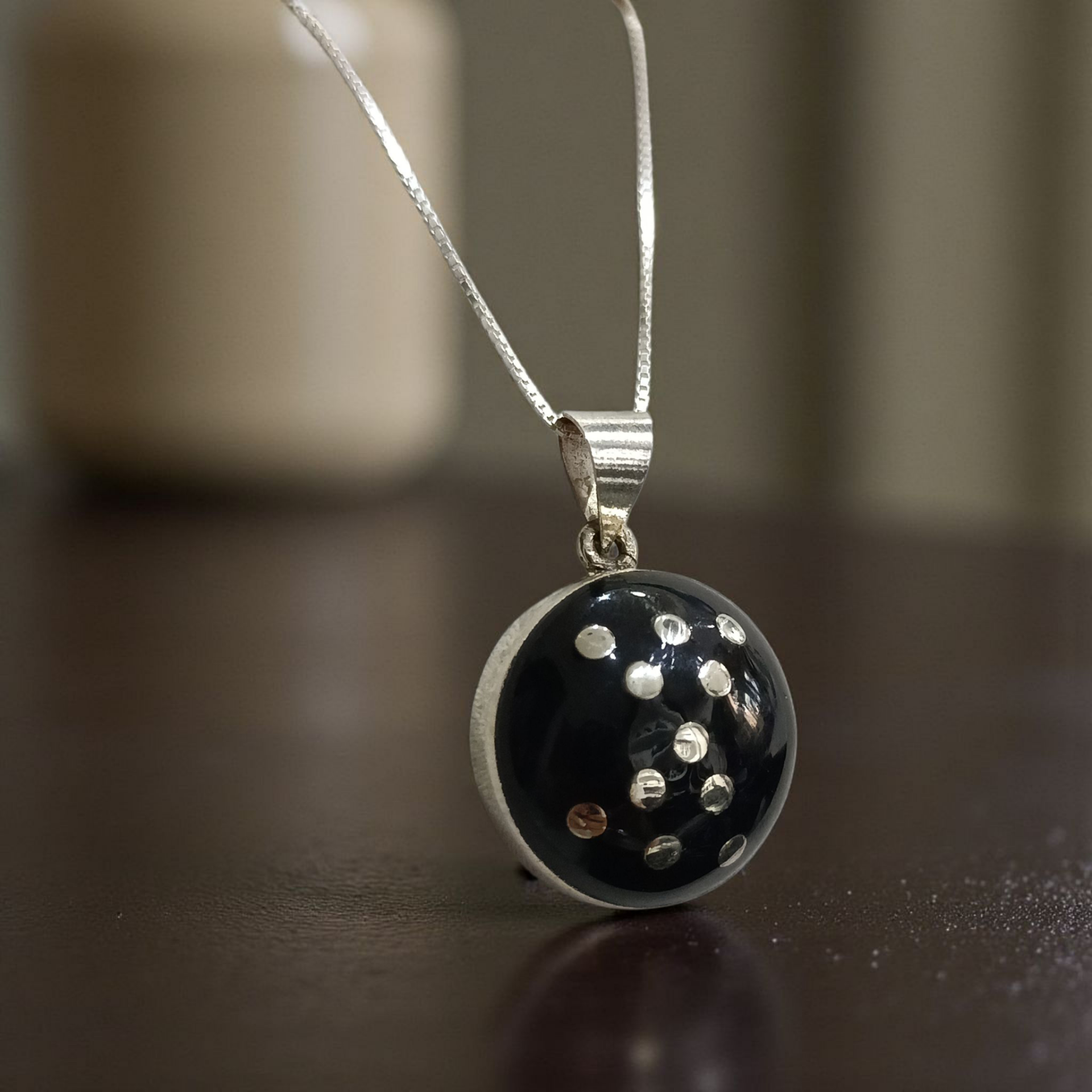 Oltu Taşlı Tasarım Yuvarlak Gümüş Kolye