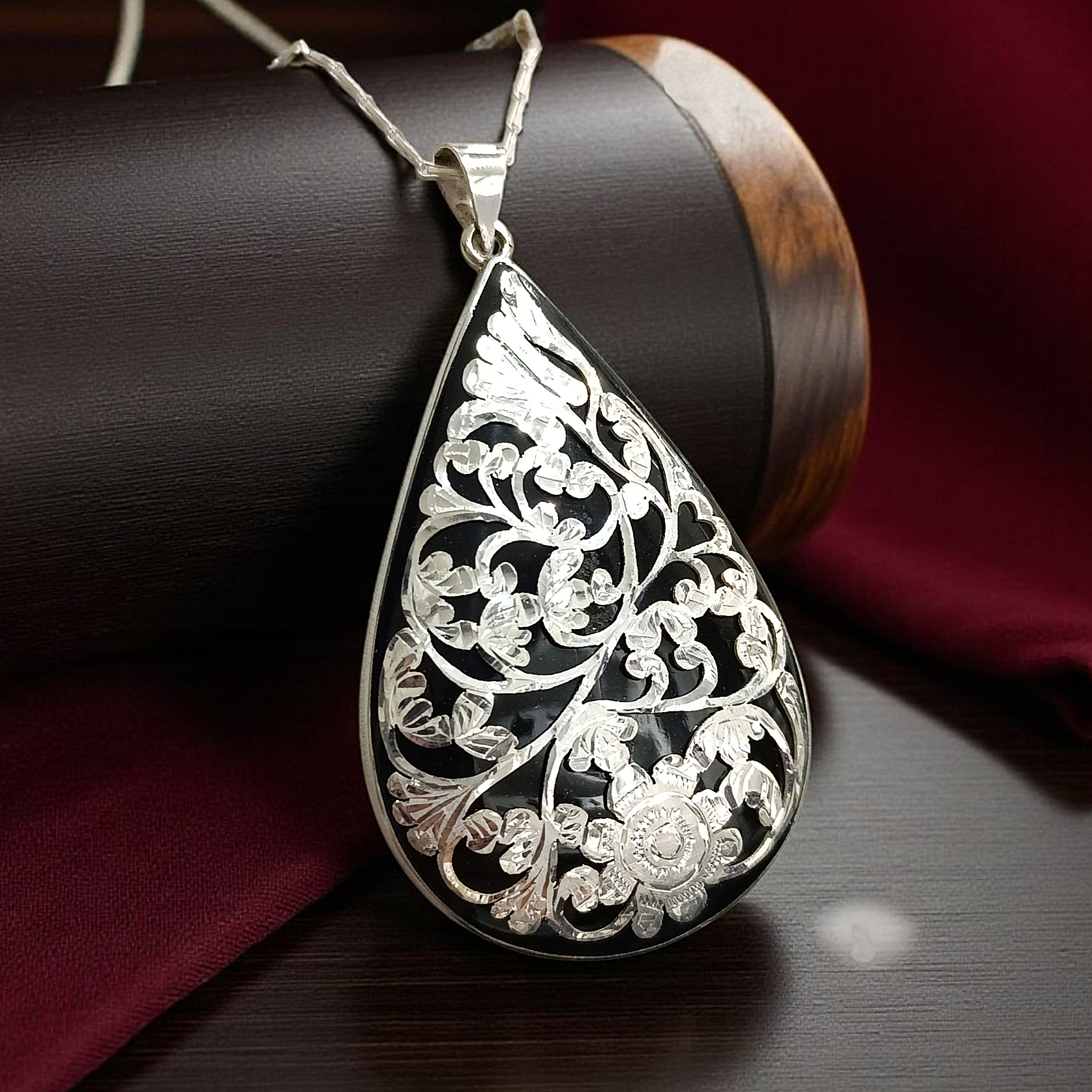 Oltu Taşlı Tek Tasarım Elişi Damla Gümüş Kolye