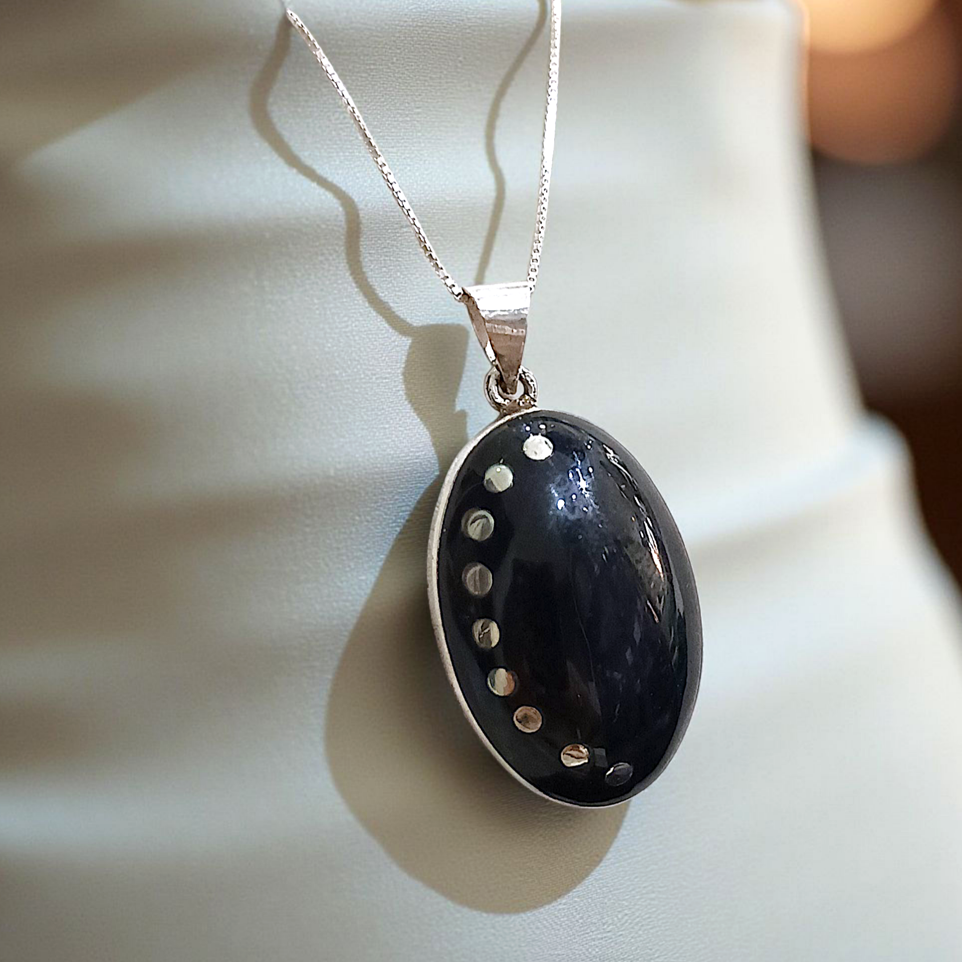 Oltu Taşlı Tasarım Elişi Gümüş Oval Kolye