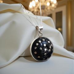 Oltu Taşlı Tasarım Elişi Gümüş Yuvarlak Kolye