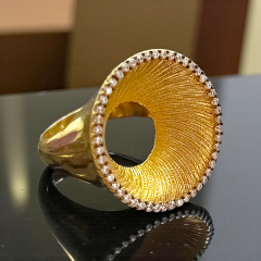 Tasarım Swarovski Taşlı Altın Kaplamalı Gümüş Yüzük