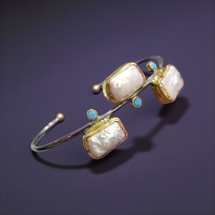 Barok inci ve Fruze Taşlı Altın Kaplamalı Tek Tasarım Gümüş Bilezik