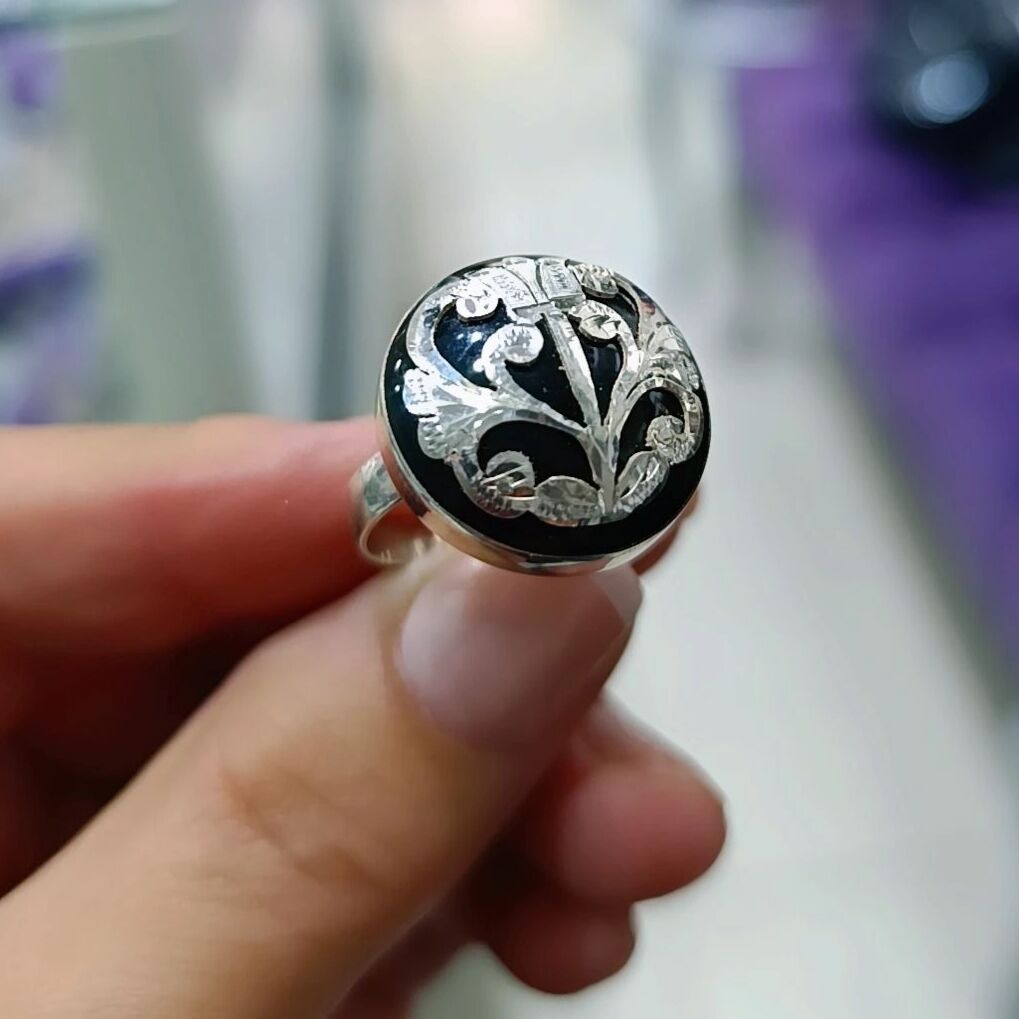 Oltu Taşlı Yuvarlak Elişi Tasarım Gümüş Yüzük