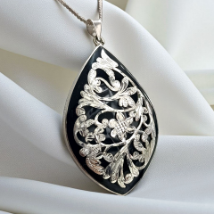 Oltu Taşlı Tek Tasarım Elişi Gümüş Kolye