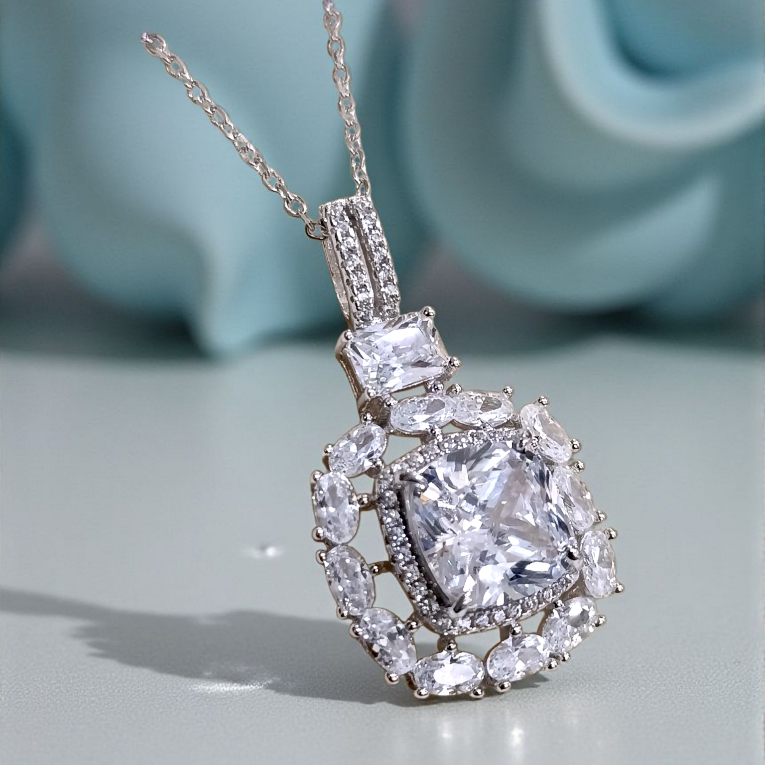 Mozanit Taşlı ,Beyaz Altın Kaplamalı Gümüş Kolye