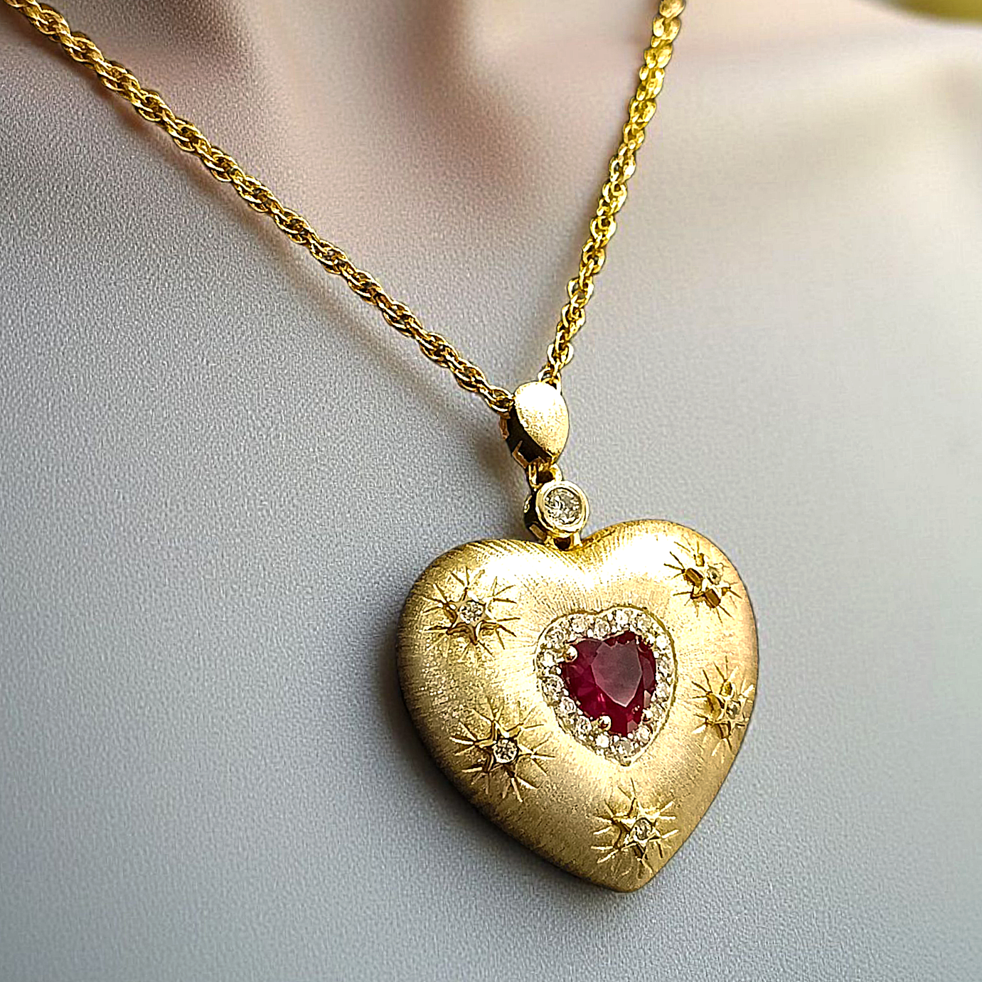 Rainbow Taşlı Altın Kaplamalı Tasarım Kalp Gümüş Kolye