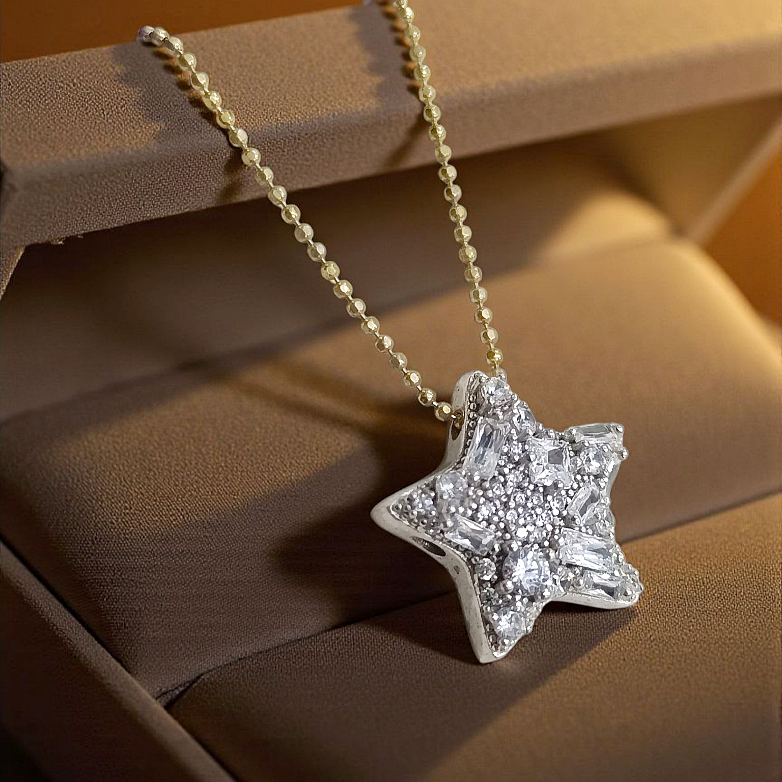 Swarovski Taşlı Yıldız Model Altın Rodajlı Gümüş Kolye