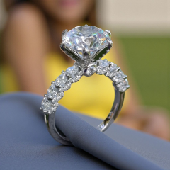 Mozanit Taşlı Yüksek Karat Altın Rodajlı Gümüş Tektaş Yüzük