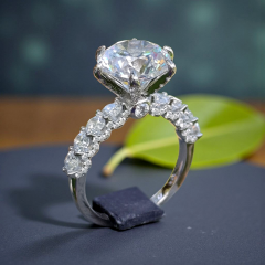 Mozanit Taşlı Yüksek Karat Altın Rodajlı Gümüş Tektaş Yüzük