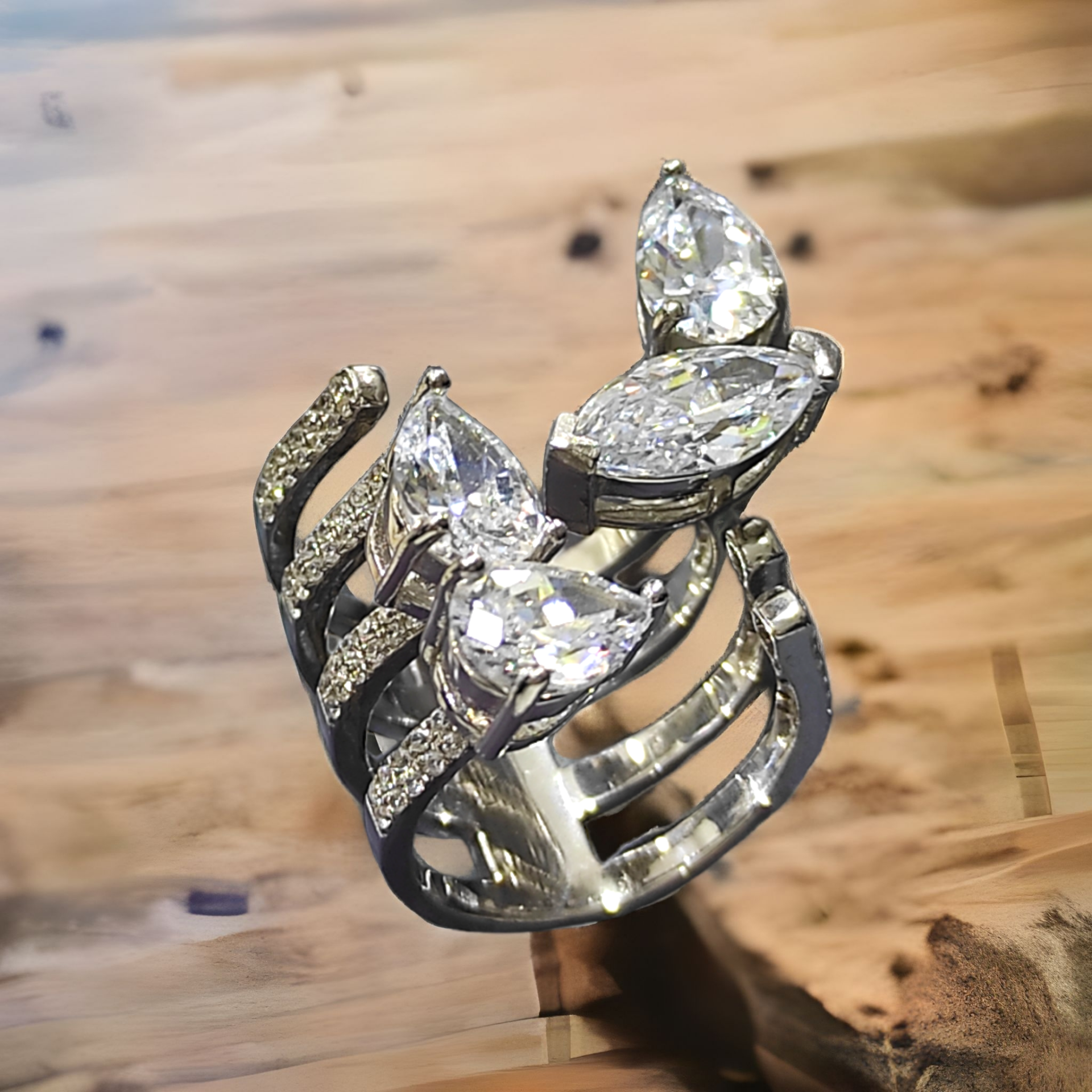 Swarovski Taşlı , Altın Kaplamalı İthal Gümüş Yüzük