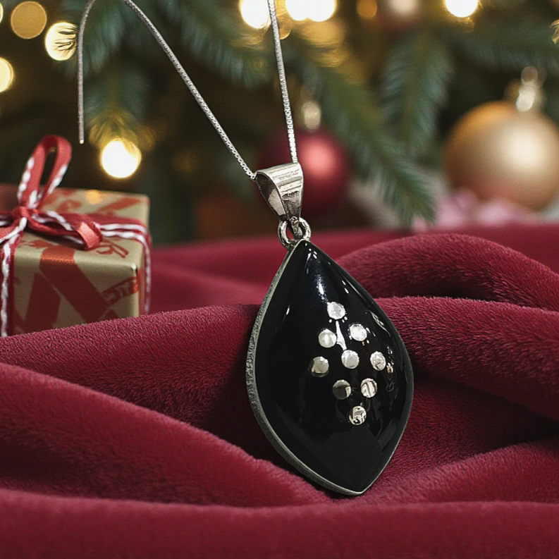 Oltu Taşlı Tasarım Elişi Badem model Gümüş Kolye