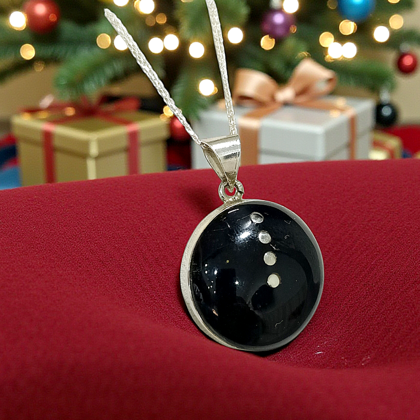 Oltu Taşlı Tasarım Elişi Gümüş Kolyemiz