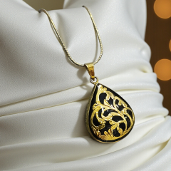 Oltu Taşlı Tasarım Altın Kaplamalı Gümüş Kolye