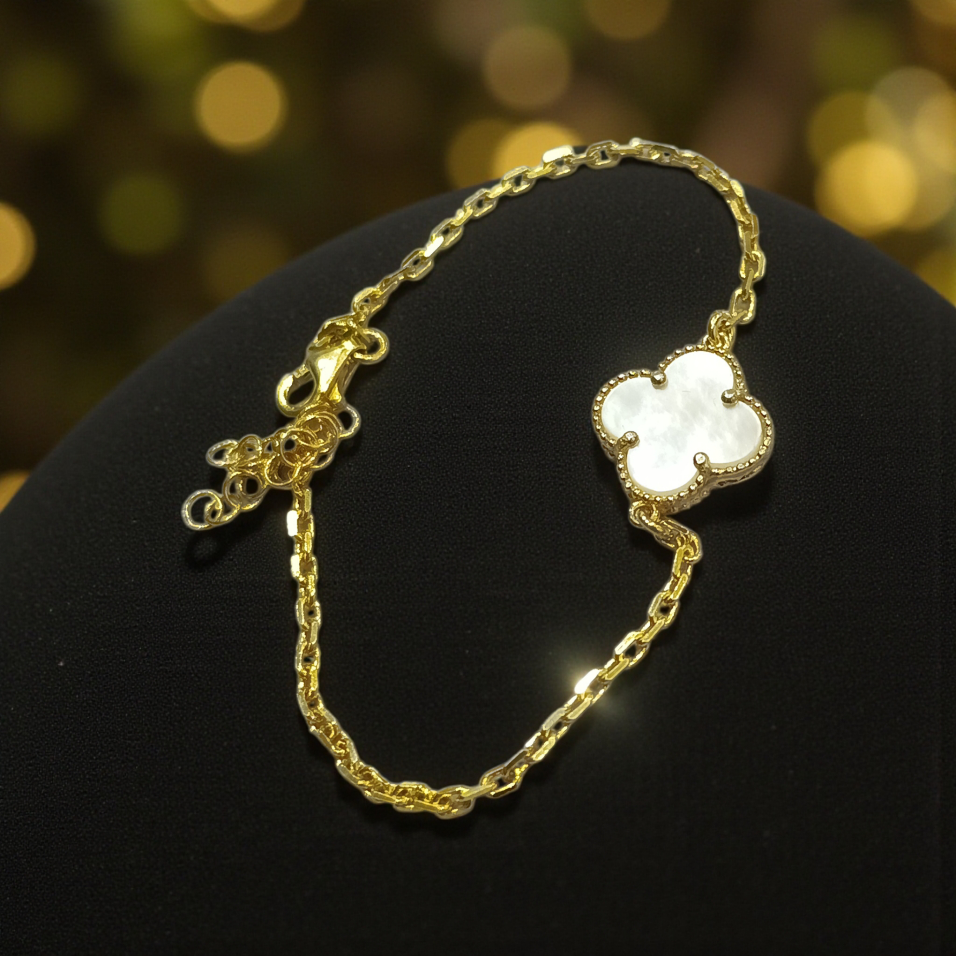 Yonca model Sedef Taşlı Altın Kaplamalı Gümüş Bileklik