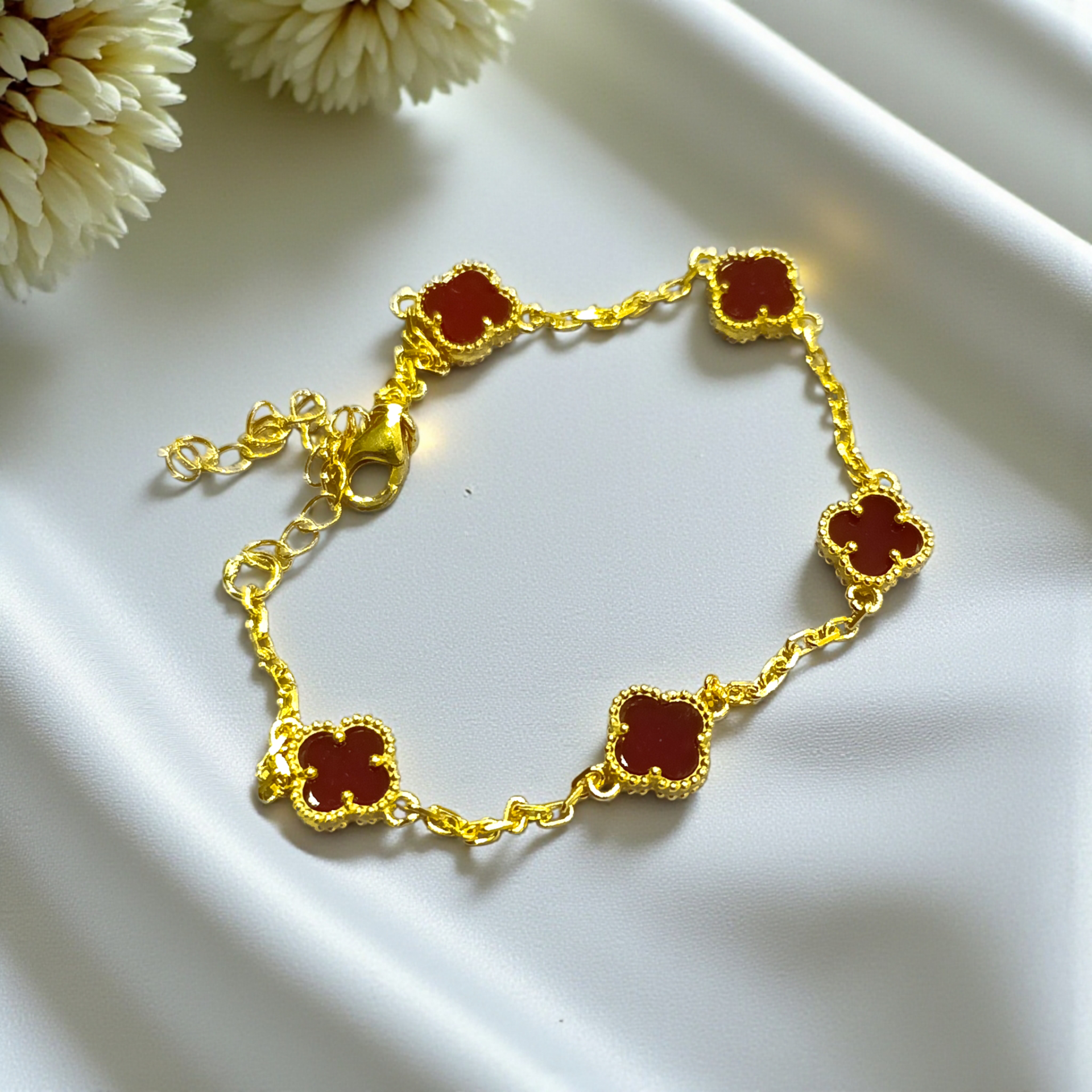 Akik Taşlı Yonca Model Altın Kaplamalı Gümüş Bileklik