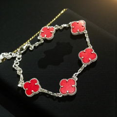 Mercan Taşlı Yonca Model Gümüş Bileklik