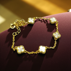 Sedef Taşlı Yonca model Altın Rodajlı ithal Gümüş Bileklik