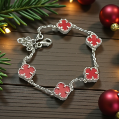 Mercan taşlı Yonca Model ithal Gümüş Bileklik