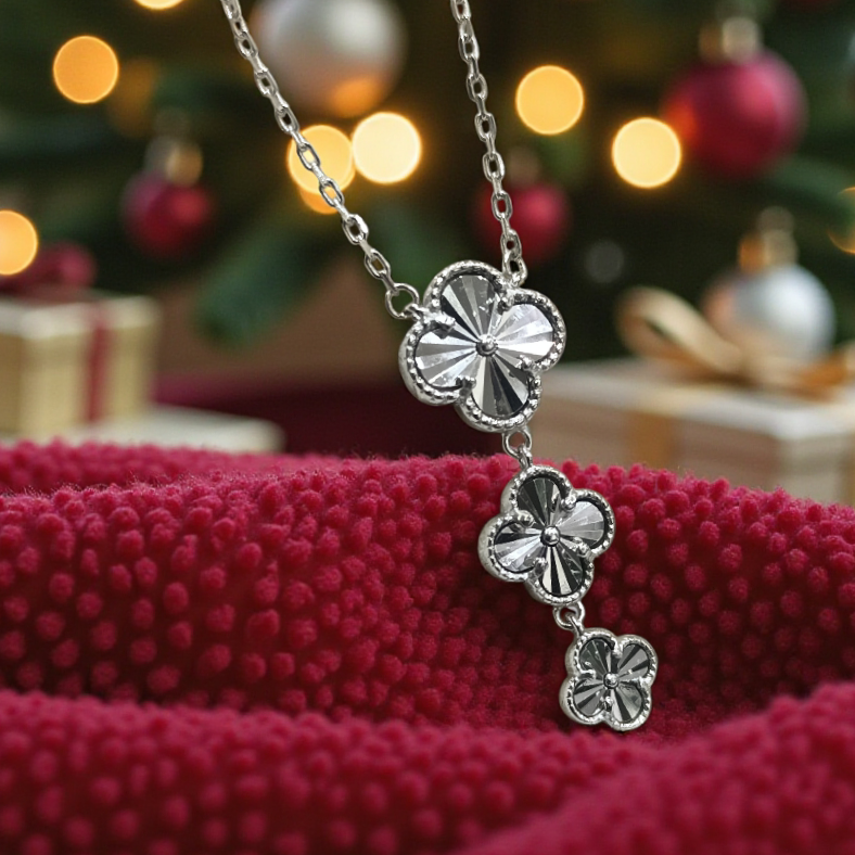 Yonca model lazer işlemeli Gümüş Kolye