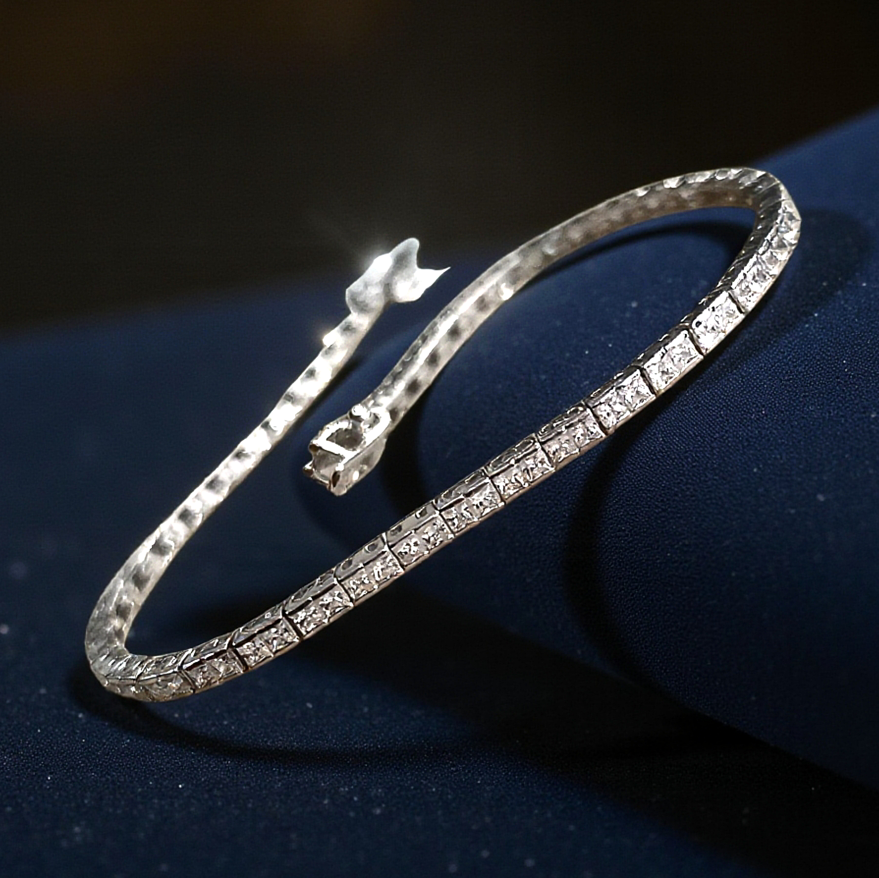 Mozanit Bagety Taşlı 2 mm Altın Rodajlı Suyolu Bileklik