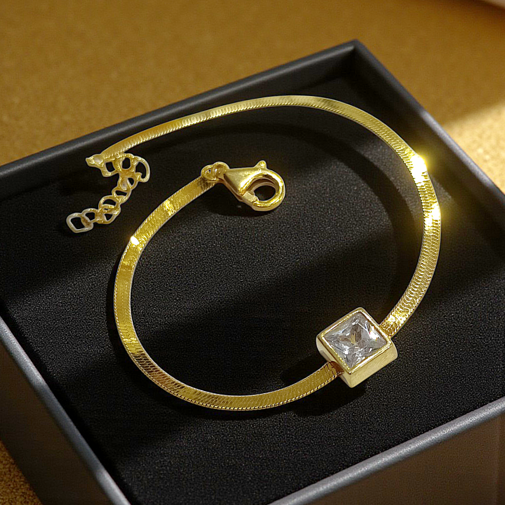 İtalyan Zincir Bagety Taşlı Altın Kaplamalı Gümüş Bileklik