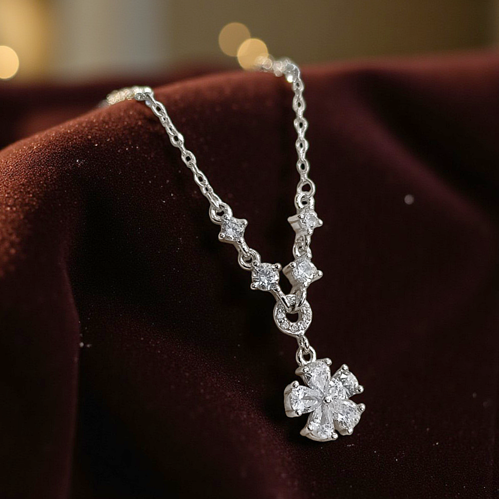 Mozanit Taşlı Altın Kaplamalı İthal Gümüş Kolye