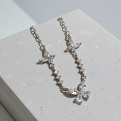 Mozanit Taşlı Kelebek Altın kaplamalı Gümüş Kolye