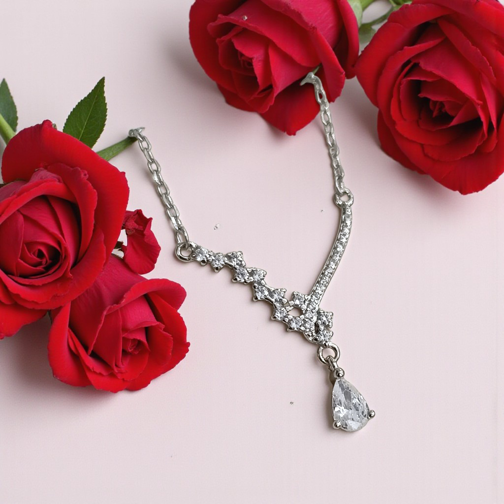 Mozanit Taşlı Altın Kaplamalı Gümüş Damla Kolye