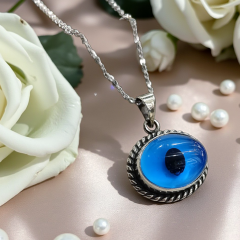 Nazar Boncuğu El işlemeli Gümüş Kolye