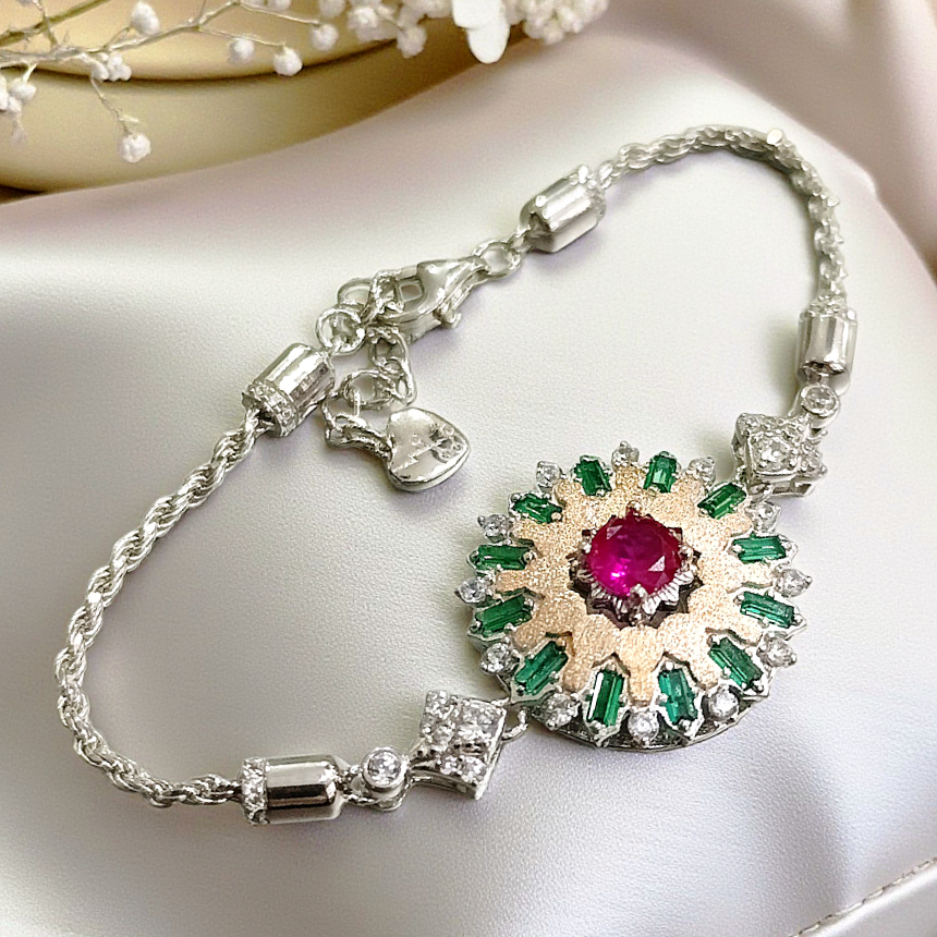 Yakut ve Zümrüt Taşlı Altın Kaplamalı Gümüş Bileklik