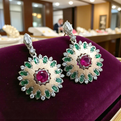 Yakut ve Zümrüt Taşlı Altın Rodajlı İthal Gümüş Küpe